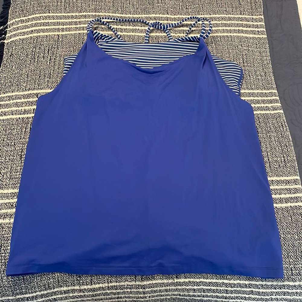 GapFit Workout Top
